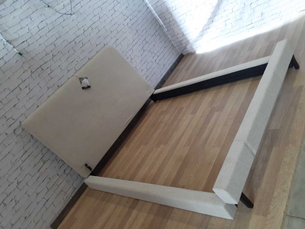Cielden Upholstered Bed - Queen - Gallery Image 7